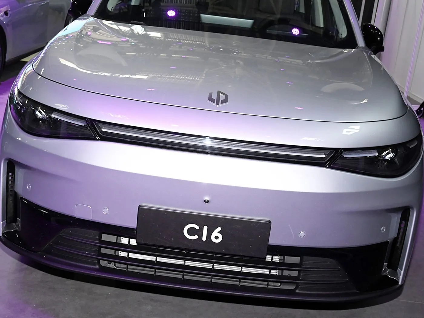 Leapmotor C16 5-türiges 6-Sitzer-EV-SUV 4WD-Antriebsmodus Linkslenkung Elektro- und Hybridkraftstoff New Energy Auto