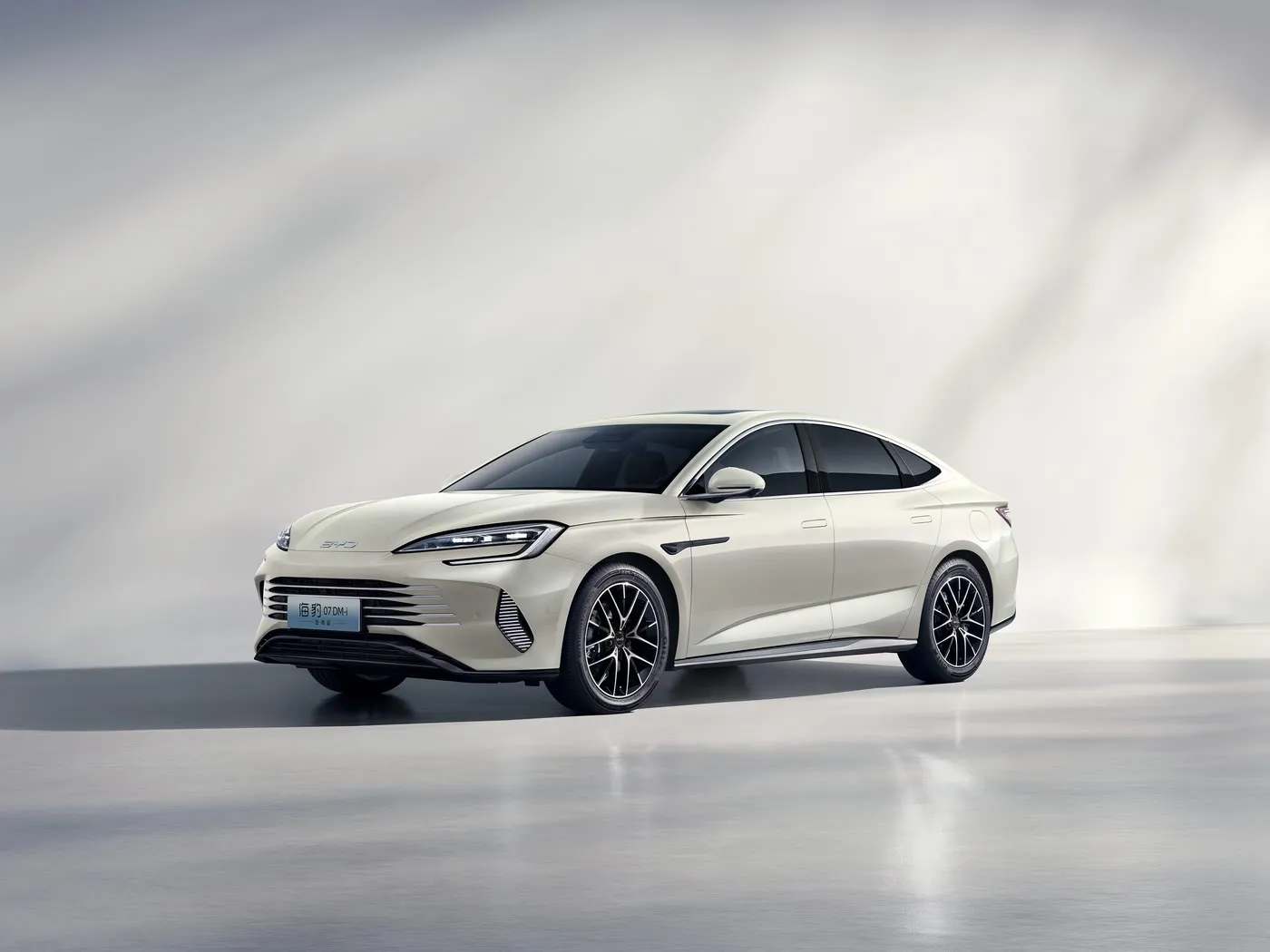 BYD Seal 07 DM-i: Der Hybrid für Reichweitenangst