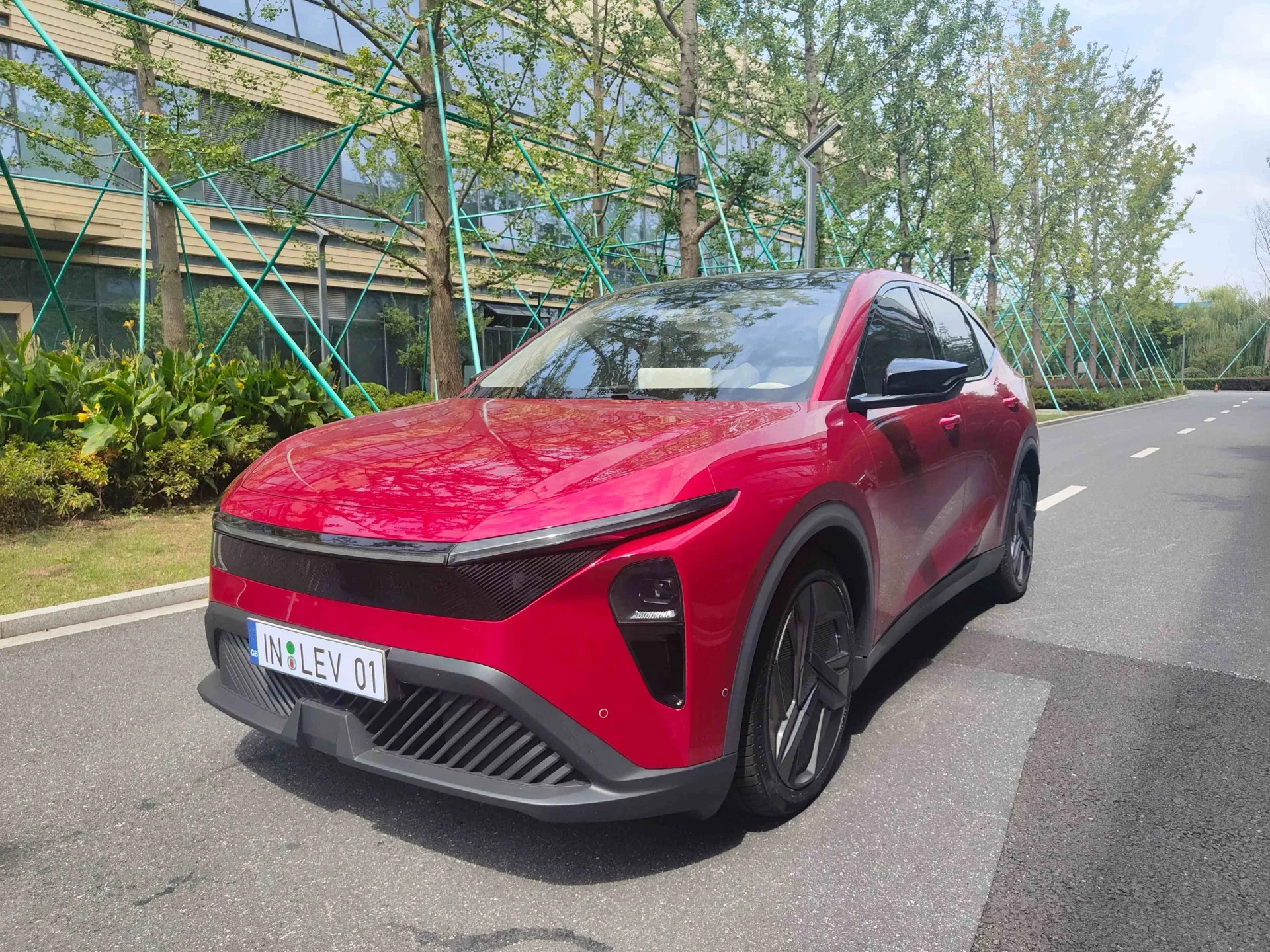 LEV01 RECHTSLENKER-SUV NEW ENERGY VEHICLE EV Long Range Radstand 5 Sitze