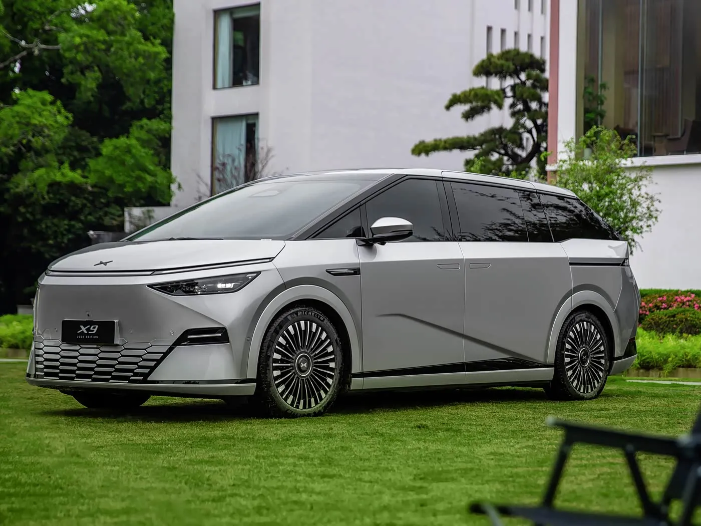 Xpeng X9 Langstrecken-MPV-SUV, rein elektrisch, linksgelenkt, wettbewerbsfähiger Preis, neues Energiefahrzeug