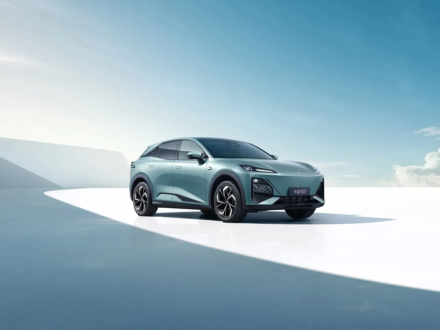 Deepal S07 New Energy Vehicle Premium-SUV Extended-Range/EV Long Range Radstand 5 Sitze Zollbildschirm