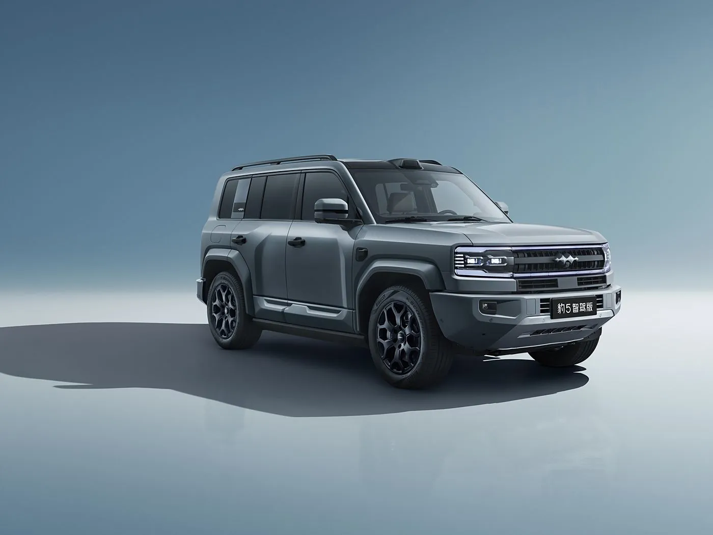 Premium BYD Leopard 5 Hybrid PHEV Offroad-SUV mit 15,6-Zoll-Bildschirm, Allradantrieb, Allradantrieb und 83-Liter-Kraftstofftank