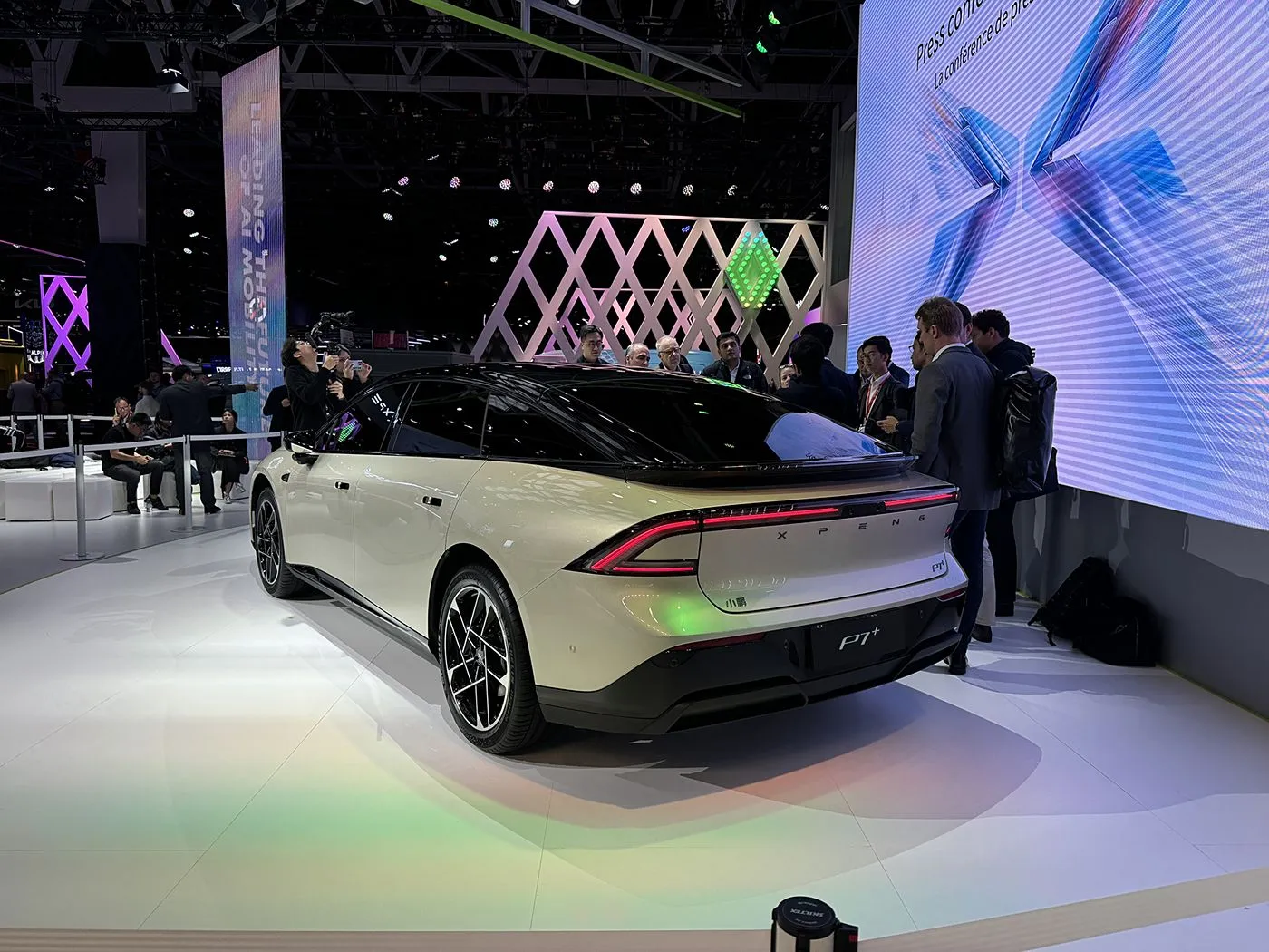 Limited Edition EV XPENG P7+ 5-sitziges rein elektrisches Fließheck, neues Design, Linkslenkung, 685 km Höchstgeschwindigkeit, New Energy Vehicle