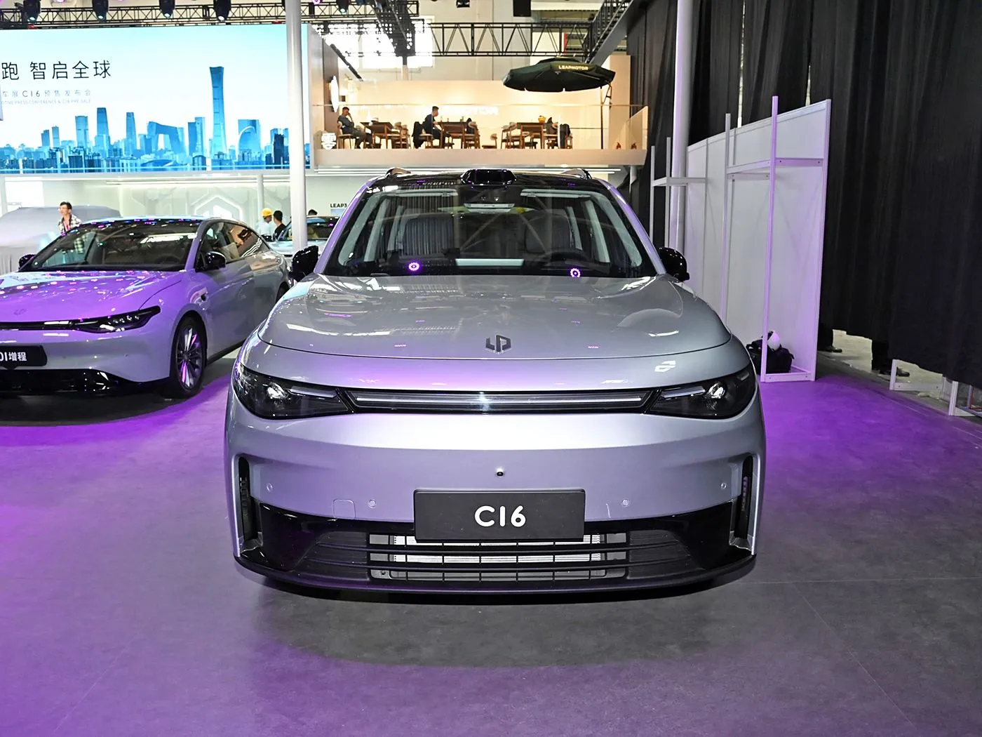 Leapmotor C16 5-türiges 6-Sitzer-EV-SUV 4WD-Antriebsmodus Linkslenkung Elektro- und Hybridkraftstoff New Energy Auto