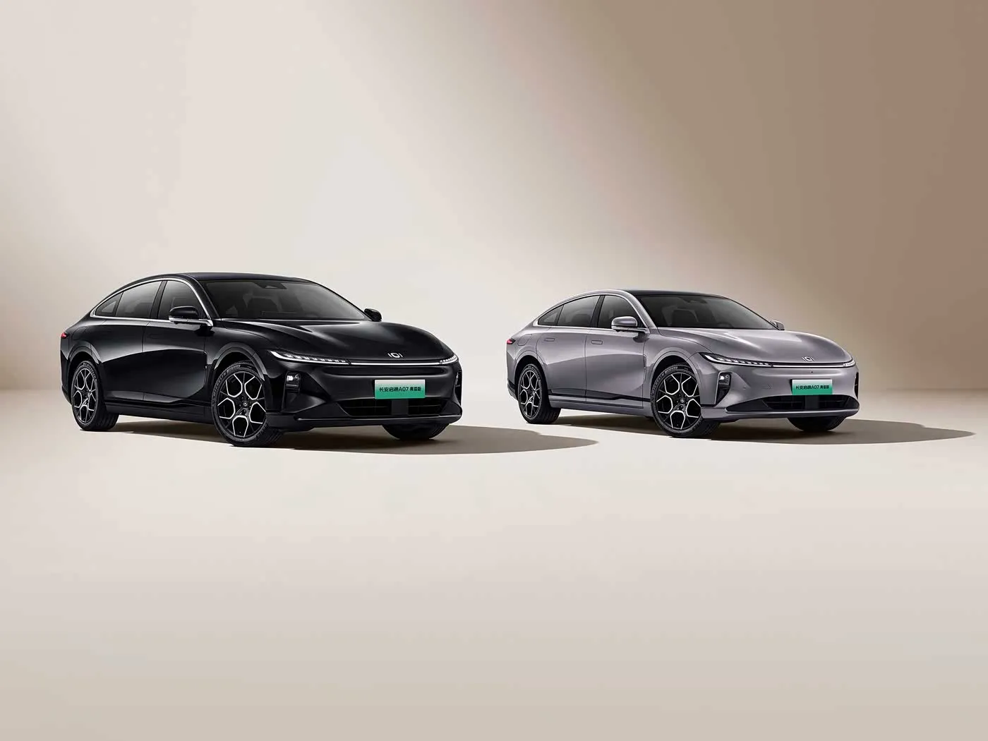 Changan Qiyuan A07 Hybrid-EV-Limousine, neues Energiefahrzeug aus China, 1200 km Reichweite, Automatikgetriebe, 5 Sitze, 175 km/h Geschwindigkeit, Reifengröße R19