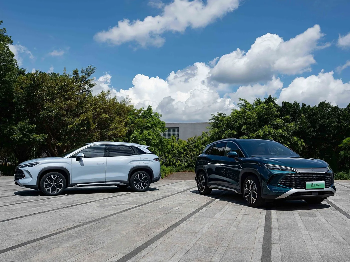 BYD Song L DM-i Kompaktes PHEV-SUV Langstrecken-Hochgeschwindigkeitsfahrzeug mit neuer Energie DiPilot 2.0, beheizte Sitze, 360°-Panoramakamera