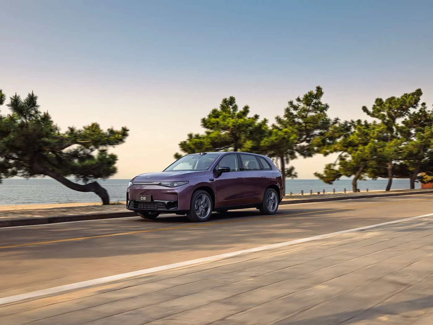 LEAPMOTOR C10 Hybrid-Hochgeschwindigkeits-Allrad-Elektro-SUV mit 170 km Reichweite, neues Energiefahrzeug aus China