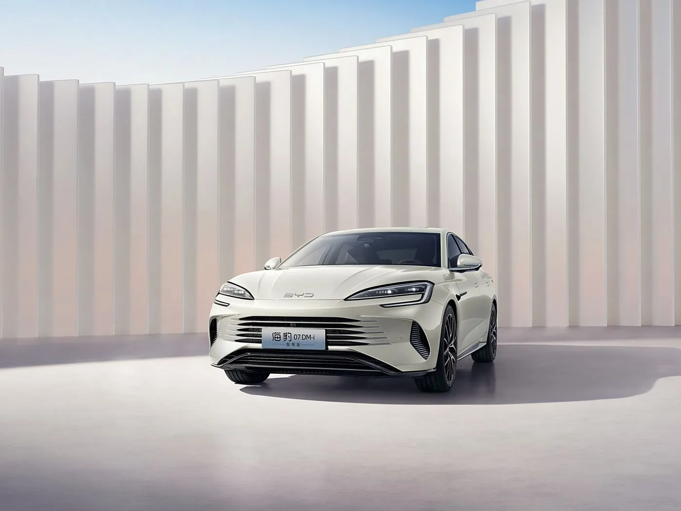 BYD Seal 07 DM-i Elektro-SUV, Hochgeschwindigkeits-Autolimousine mit EV-Motor, 4-Sitzer, Linkslenkung, New Energy Vehicle-Funktionen