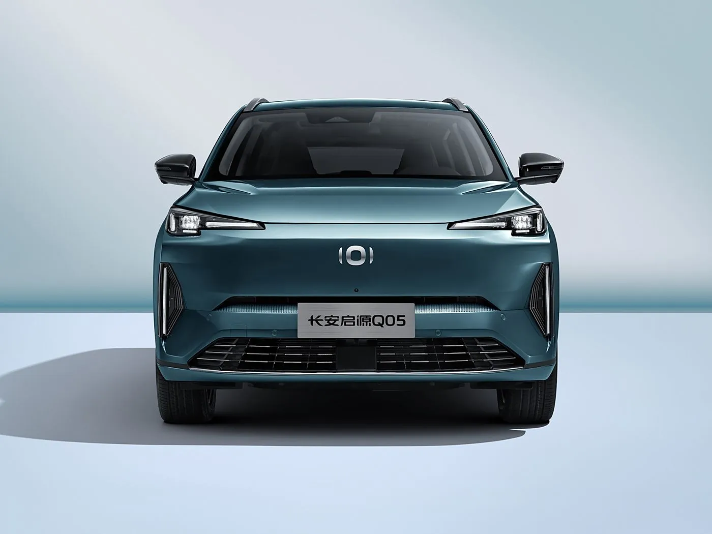 Changan NEVO Q05 Hybrid-Elektro-SUV, Langstrecken-Automatikgetriebe, 5-Türer, 5-Sitzer, Lederausstattung links