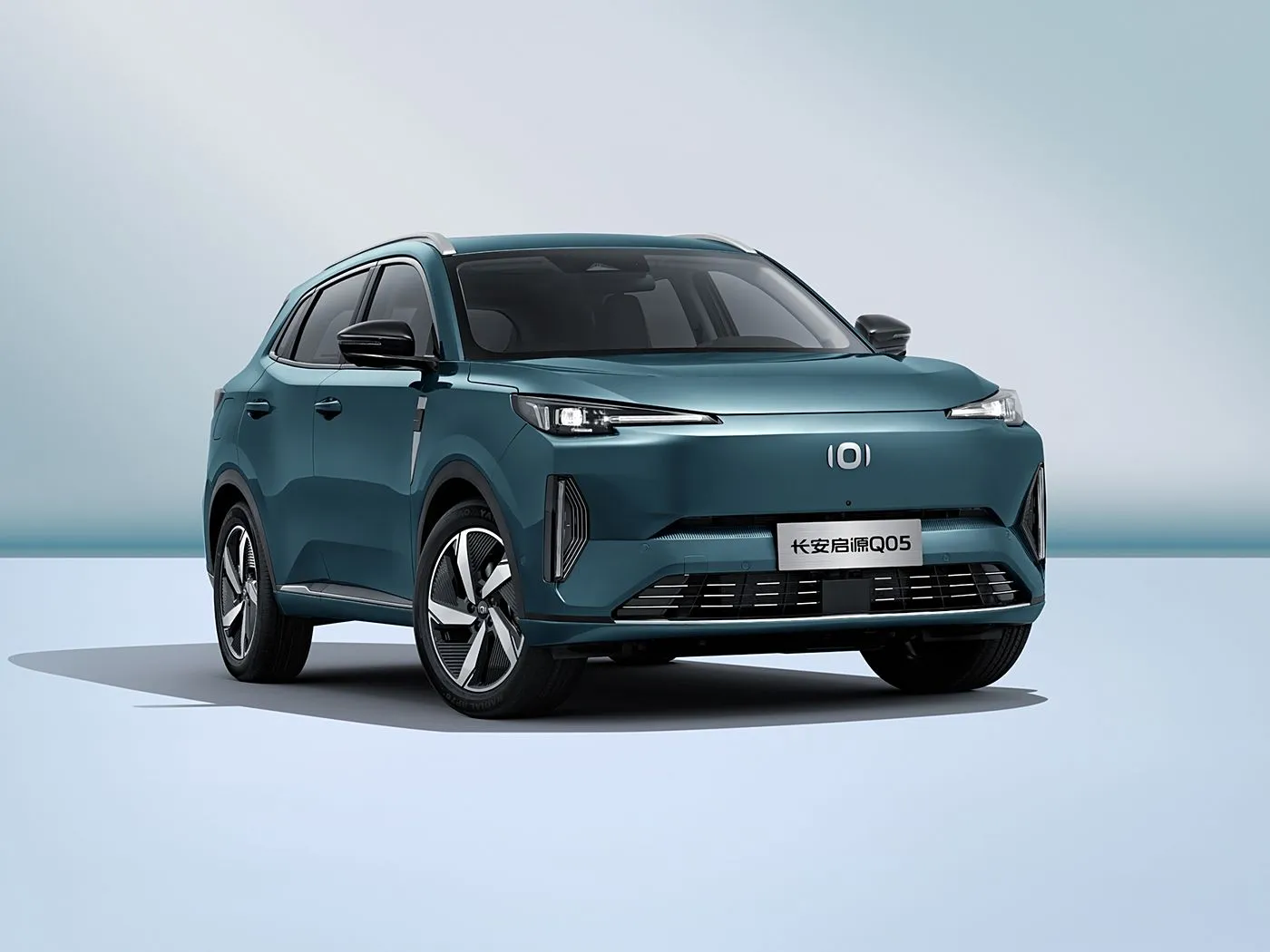 Changan NEVO Q05 Hybrid-Elektro-SUV, Langstrecken-Automatikgetriebe, 5-Türer, 5-Sitzer, Lederausstattung links