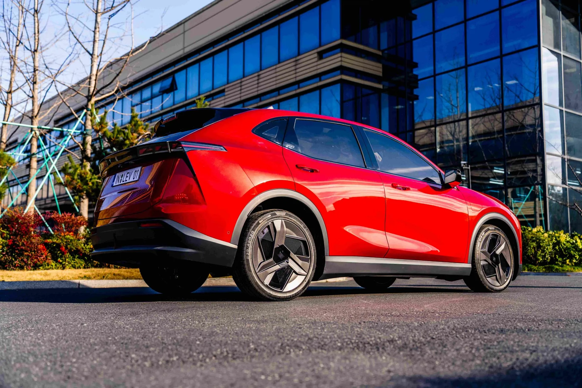 LEV01 RECHTSLENKER-SUV NEW ENERGY VEHICLE EV Long Range Radstand 5 Sitze