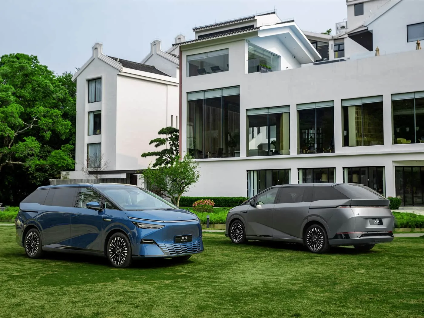 Xpeng X9 Langstrecken-MPV-SUV, rein elektrisch, linksgelenkt, wettbewerbsfähiger Preis, neues Energiefahrzeug