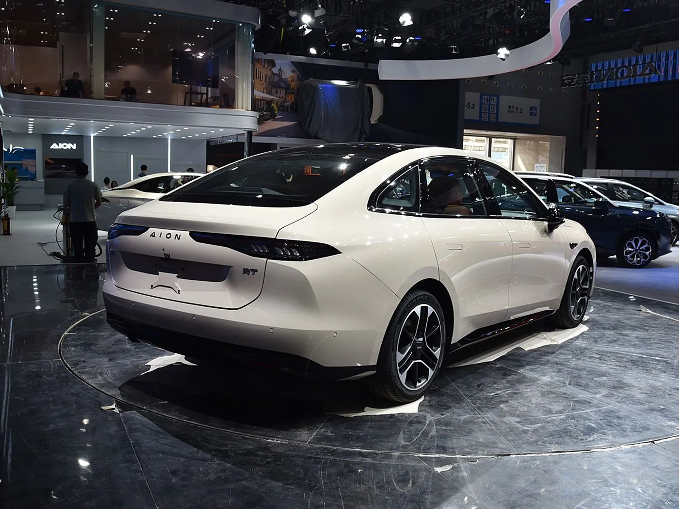 AION RT Elektro-SUV, Linkslenker, Hochgeschwindigkeits-EV, automatisches Getriebe, Hybrid-Mini-Limousine, New-Energy-Fahrzeug für Erwachsene