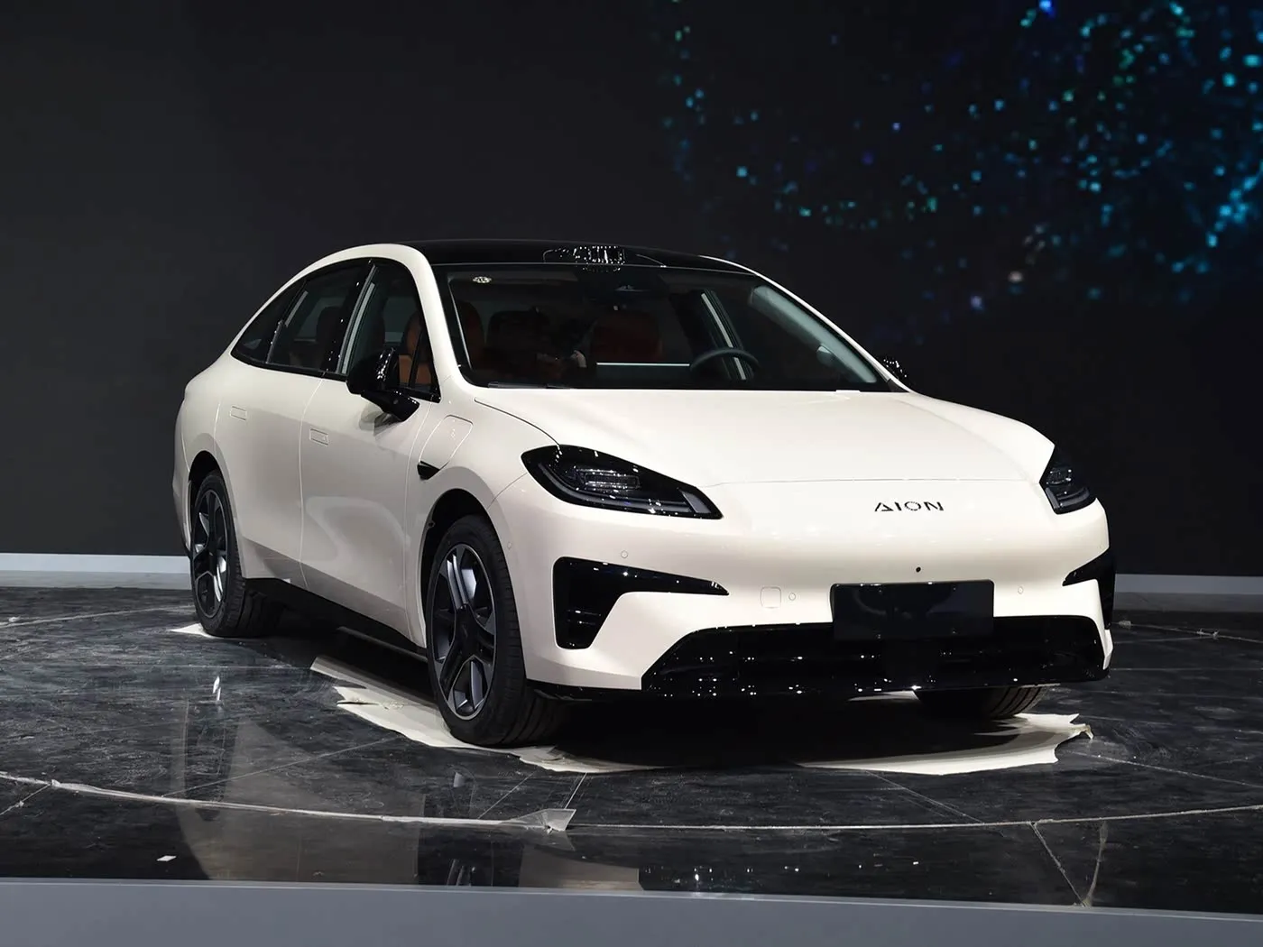 AION RT Elektro-SUV, Linkslenker, Hochgeschwindigkeits-EV, automatisches Getriebe, Hybrid-Mini-Limousine, New-Energy-Fahrzeug für Erwachsene