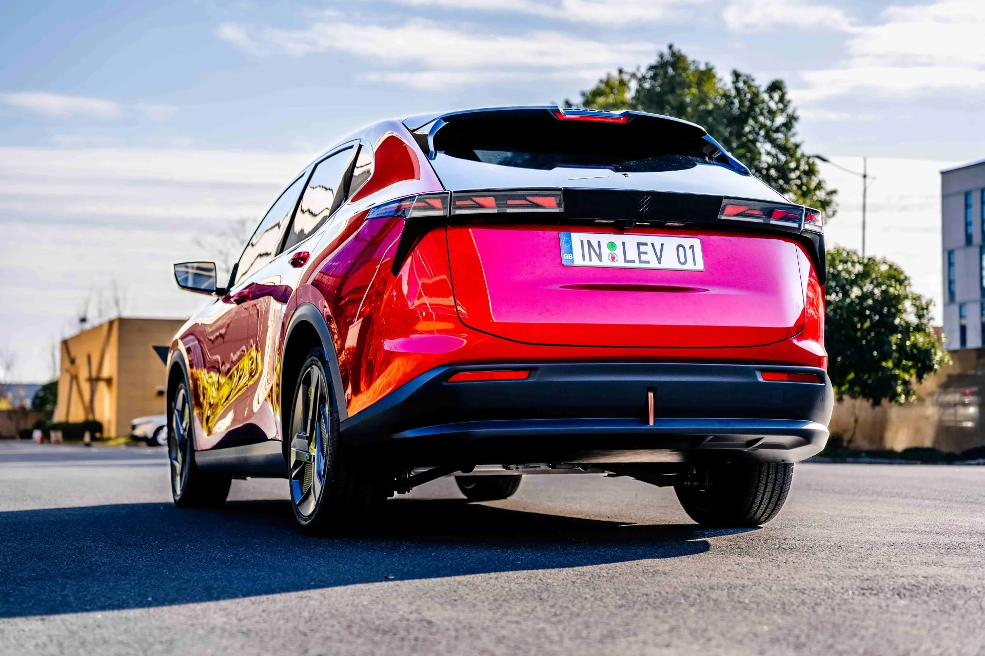 LEV01 RECHTSLENKER-SUV NEW ENERGY VEHICLE EV Long Range Radstand 5 Sitze
