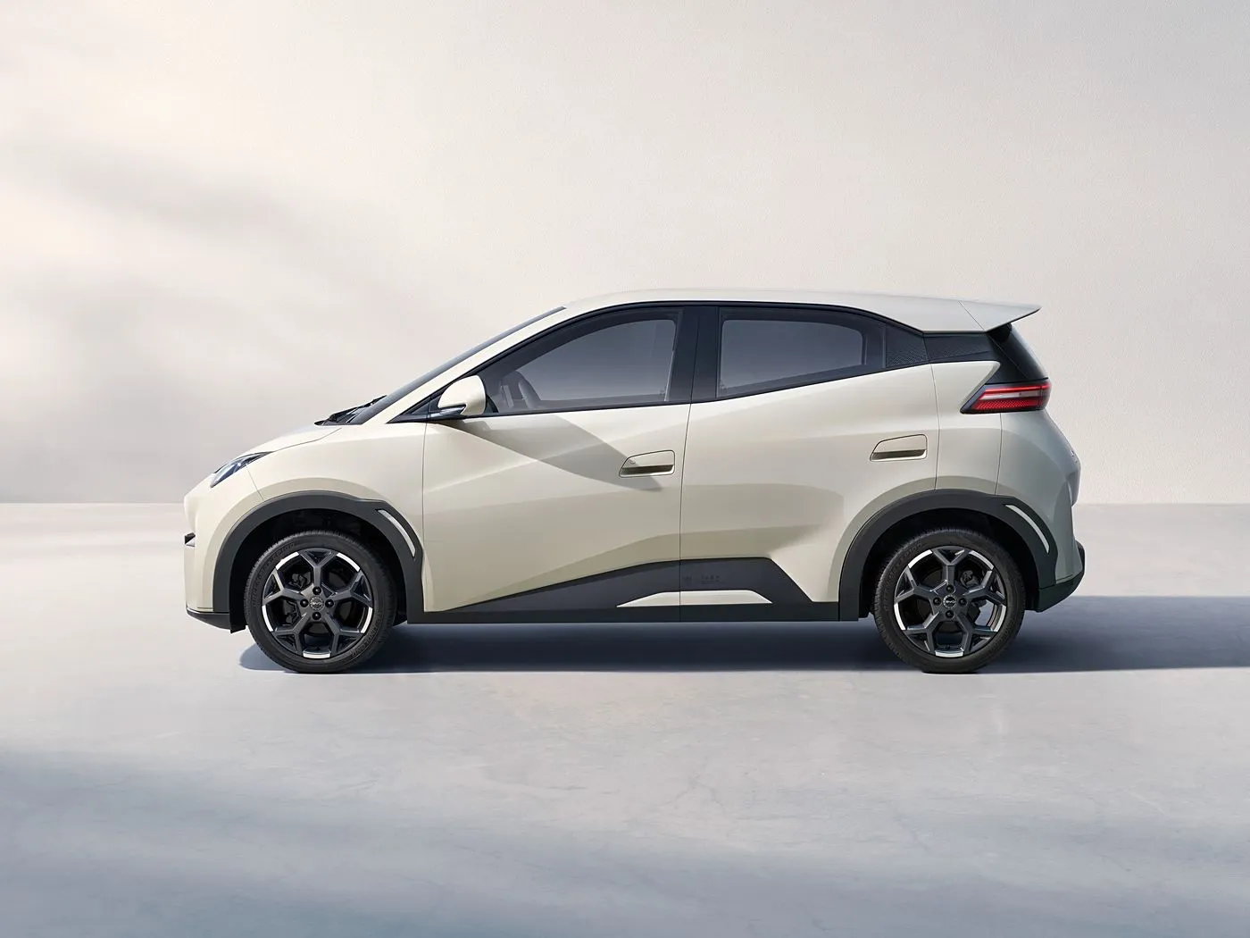 BYD Seagull EV Schrägheck-Mini-Smart-SUV mit Frontantrieb und Rückfahrkamera, neues Energiefahrzeug mit Lithiumantrieb, heißer Verkauf