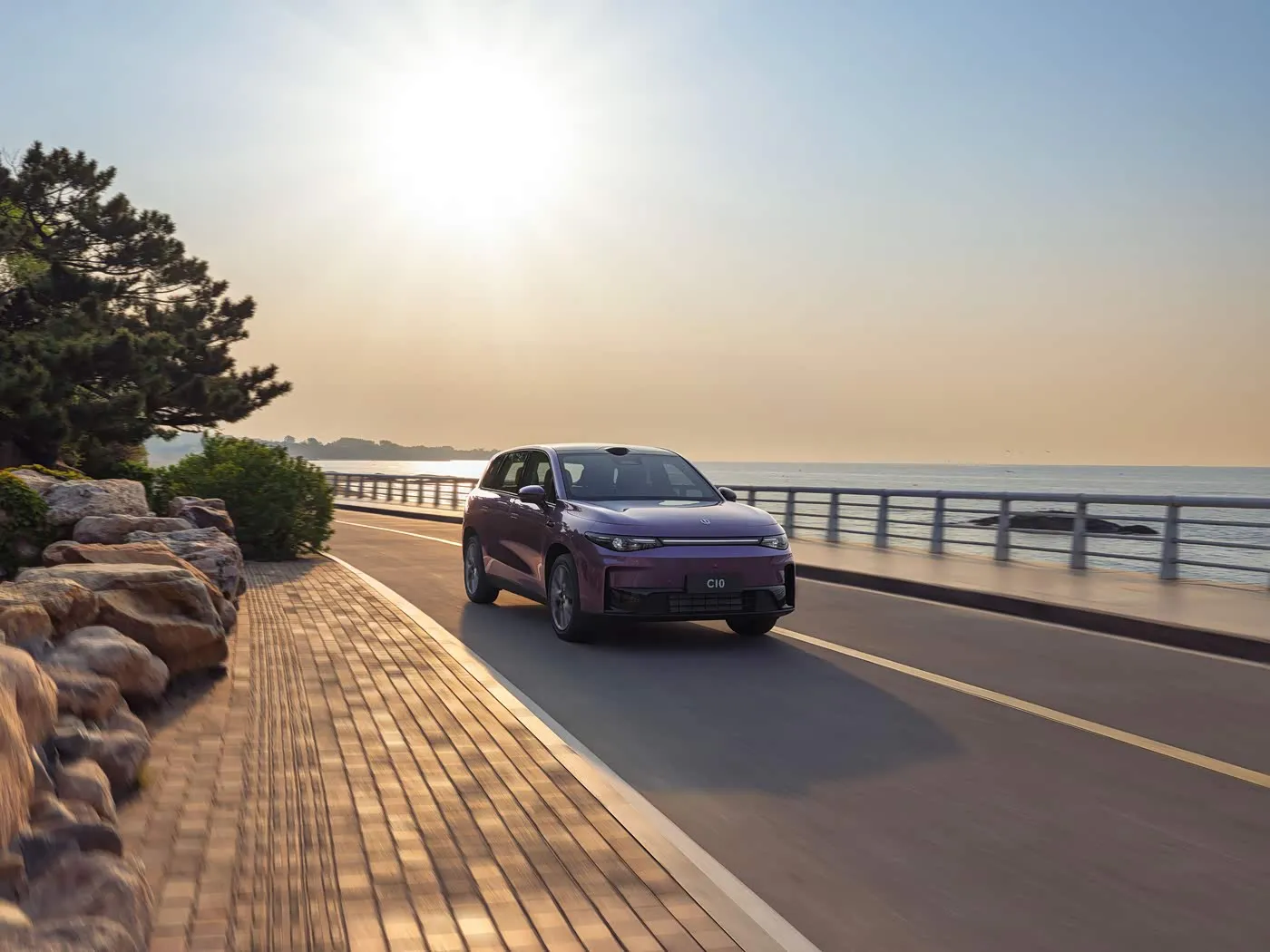 LEAPMOTOR C10 Hybrid-Hochgeschwindigkeits-Allrad-Elektro-SUV mit 170 km Reichweite, neues Energiefahrzeug aus China