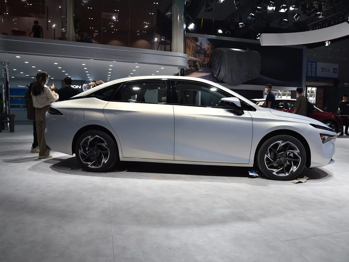 AION S MAX Luxus-Elektro-SUV, Hybrid-Elektrofahrzeug mit erweiterten Hochgeschwindigkeitsfunktionen, umweltfreundliches New-Energy-Fahrzeug